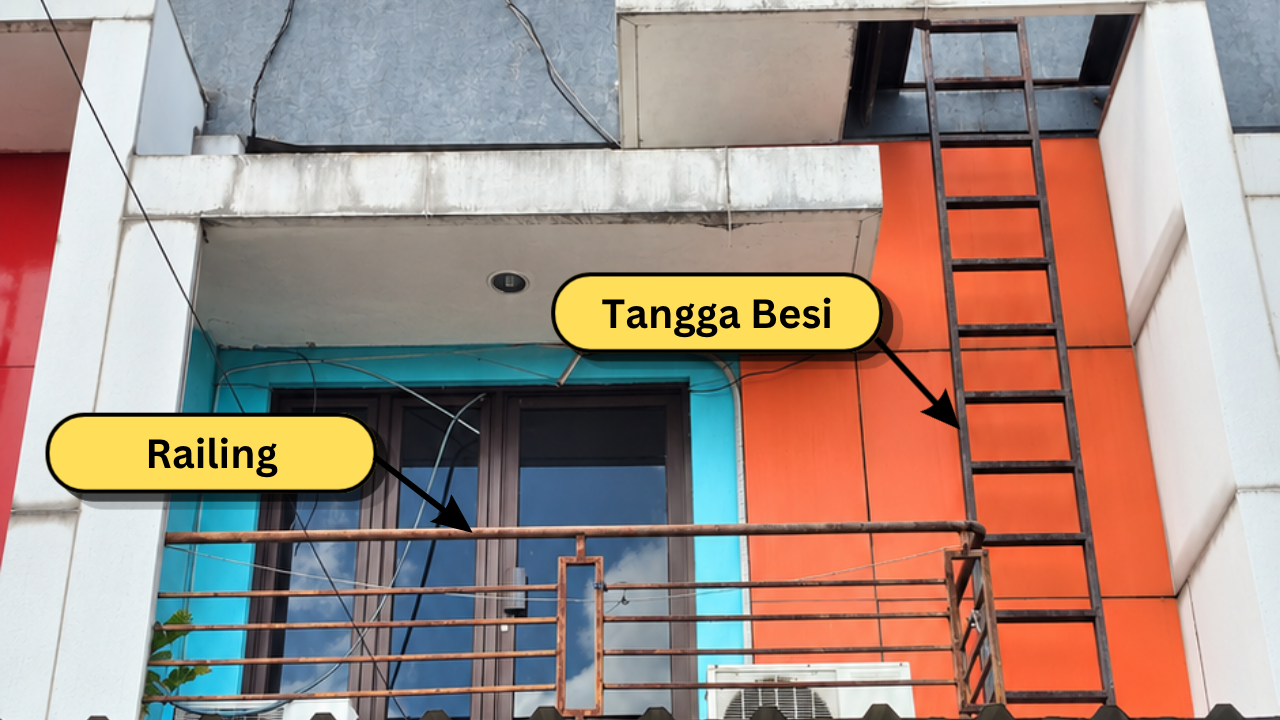 Ruko Dijual di Pringwulung, Dekat Gejayan Yogyakarta 2. railing dan tangga besi